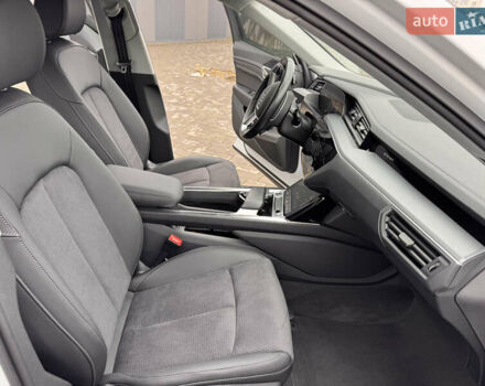 Белый Ауди E-Tron, объемом двигателя 0 л и пробегом 27 тыс. км за 38800 $, фото 19 на Automoto.ua