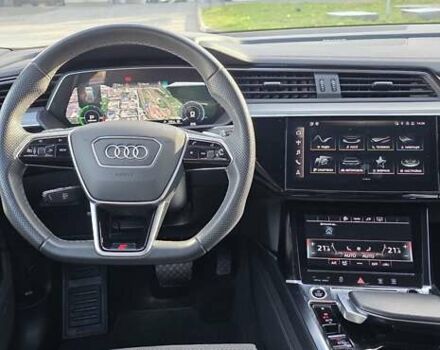 Белый Ауди E-Tron, объемом двигателя 0 л и пробегом 110 тыс. км за 37700 $, фото 64 на Automoto.ua