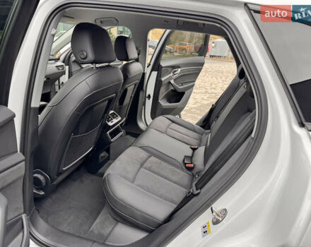 Белый Ауди E-Tron, объемом двигателя 0 л и пробегом 27 тыс. км за 38800 $, фото 26 на Automoto.ua