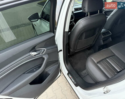 Белый Ауди E-Tron, объемом двигателя 0 л и пробегом 38 тыс. км за 38500 $, фото 30 на Automoto.ua