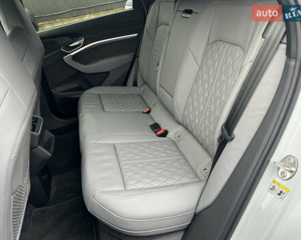 Білий Ауді E-Tron, об'ємом двигуна 0 л та пробігом 48 тис. км за 48798 $, фото 36 на Automoto.ua