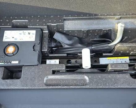 Белый Ауди E-Tron, объемом двигателя 0 л и пробегом 110 тыс. км за 37700 $, фото 80 на Automoto.ua