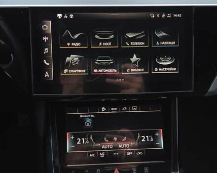 Белый Ауди E-Tron, объемом двигателя 0 л и пробегом 110 тыс. км за 37700 $, фото 84 на Automoto.ua