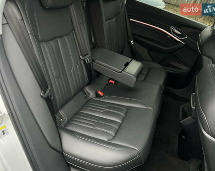Белый Ауди E-Tron, объемом двигателя 0 л и пробегом 41 тыс. км за 41325 $, фото 42 на Automoto.ua