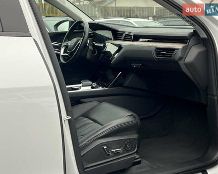 Белый Ауди E-Tron, объемом двигателя 0 л и пробегом 41 тыс. км за 41325 $, фото 45 на Automoto.ua