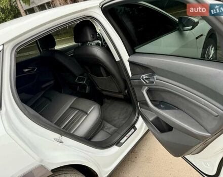 Белый Ауди E-Tron, объемом двигателя 0 л и пробегом 38 тыс. км за 38200 $, фото 27 на Automoto.ua