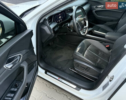 Белый Ауди E-Tron, объемом двигателя 0 л и пробегом 38 тыс. км за 38500 $, фото 27 на Automoto.ua