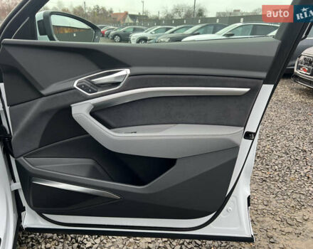 Білий Ауді E-Tron, об'ємом двигуна 0 л та пробігом 48 тис. км за 48798 $, фото 52 на Automoto.ua