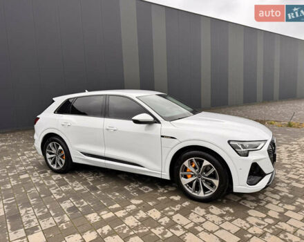 Белый Ауди E-Tron, объемом двигателя 0 л и пробегом 27 тыс. км за 38800 $, фото 5 на Automoto.ua