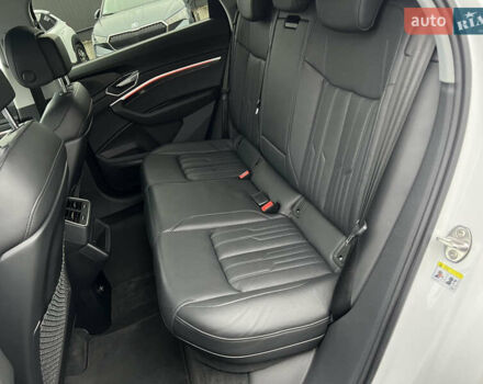 Белый Ауди E-Tron, объемом двигателя 0 л и пробегом 41 тыс. км за 41325 $, фото 34 на Automoto.ua