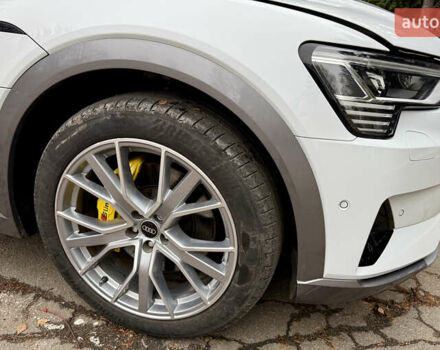 Белый Ауди E-Tron, объемом двигателя 0 л и пробегом 38 тыс. км за 38200 $, фото 30 на Automoto.ua