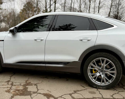 Белый Ауди E-Tron, объемом двигателя 0 л и пробегом 38 тыс. км за 38200 $, фото 13 на Automoto.ua