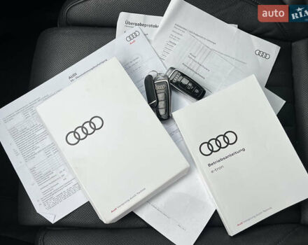 Белый Ауди E-Tron, объемом двигателя 0 л и пробегом 41 тыс. км за 41325 $, фото 98 на Automoto.ua