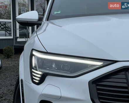 Білий Ауді E-Tron, об'ємом двигуна 0 л та пробігом 48 тис. км за 48798 $, фото 13 на Automoto.ua