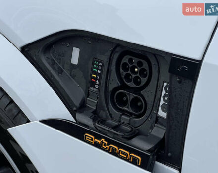 Білий Ауді E-Tron, об'ємом двигуна 0 л та пробігом 48 тис. км за 48798 $, фото 96 на Automoto.ua