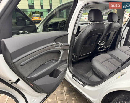 Белый Ауди E-Tron, объемом двигателя 0 л и пробегом 27 тыс. км за 38800 $, фото 27 на Automoto.ua