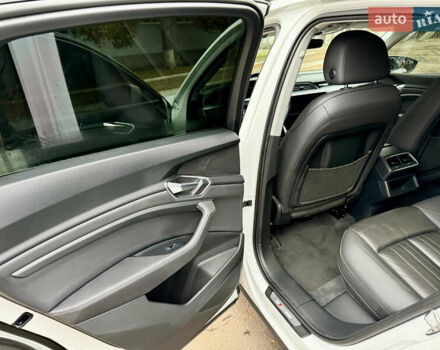 Белый Ауди E-Tron, объемом двигателя 0 л и пробегом 38 тыс. км за 38200 $, фото 26 на Automoto.ua