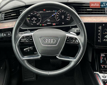 Белый Ауди E-Tron, объемом двигателя 0 л и пробегом 41 тыс. км за 41325 $, фото 55 на Automoto.ua