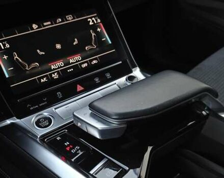 Белый Ауди E-Tron, объемом двигателя 0 л и пробегом 110 тыс. км за 37700 $, фото 102 на Automoto.ua