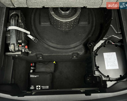 Белый Ауди E-Tron, объемом двигателя 0 л и пробегом 41 тыс. км за 41325 $, фото 39 на Automoto.ua