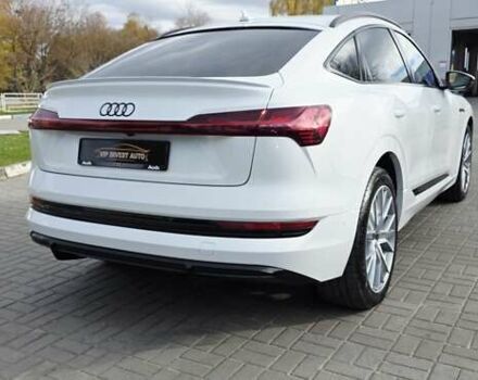 Белый Ауди E-Tron, объемом двигателя 0 л и пробегом 110 тыс. км за 37700 $, фото 17 на Automoto.ua