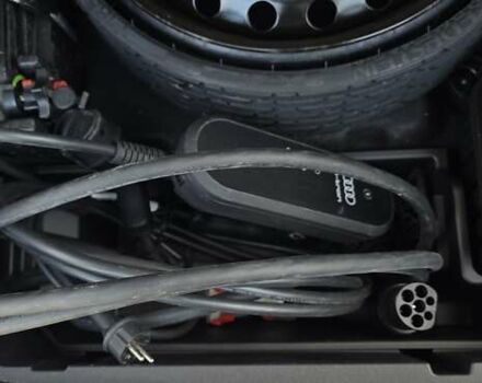 Белый Ауди E-Tron, объемом двигателя 0 л и пробегом 110 тыс. км за 37700 $, фото 77 на Automoto.ua