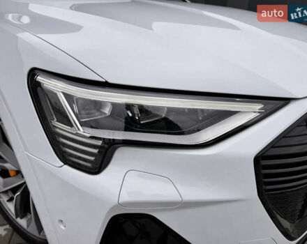 Белый Ауди E-Tron, объемом двигателя 0 л и пробегом 27 тыс. км за 38800 $, фото 15 на Automoto.ua