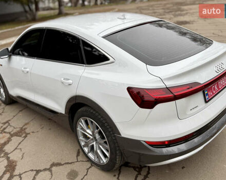 Белый Ауди E-Tron, объемом двигателя 0 л и пробегом 38 тыс. км за 38200 $, фото 12 на Automoto.ua