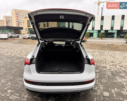 Белый Ауди E-Tron, объемом двигателя 0 л и пробегом 27 тыс. км за 38800 $, фото 35 на Automoto.ua