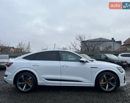 Білий Ауді E-Tron, об'ємом двигуна 0 л та пробігом 48 тис. км за 48798 $, фото 8 на Automoto.ua