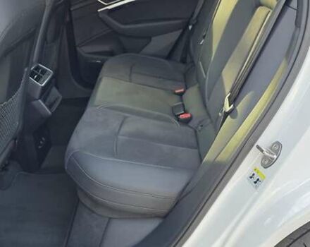 Белый Ауди E-Tron, объемом двигателя 0 л и пробегом 110 тыс. км за 37700 $, фото 67 на Automoto.ua