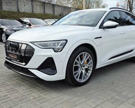 Белый Ауди E-Tron, объемом двигателя 0 л и пробегом 110 тыс. км за 37700 $, фото 2 на Automoto.ua