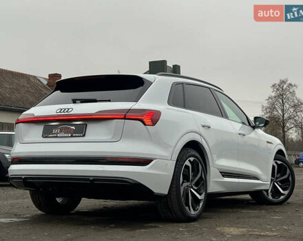 Белый Ауди E-Tron, объемом двигателя 0 л и пробегом 41 тыс. км за 41325 $, фото 7 на Automoto.ua