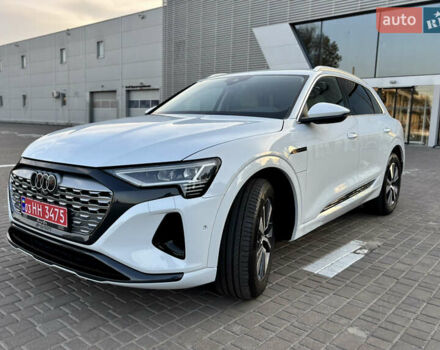 Белый Ауди E-Tron, объемом двигателя 0 л и пробегом 17 тыс. км за 47500 $, фото 2 на Automoto.ua