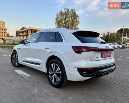 Белый Ауди E-Tron, объемом двигателя 0 л и пробегом 17 тыс. км за 47500 $, фото 4 на Automoto.ua
