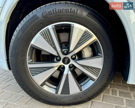 Белый Ауди E-Tron, объемом двигателя 0 л и пробегом 17 тыс. км за 47500 $, фото 21 на Automoto.ua