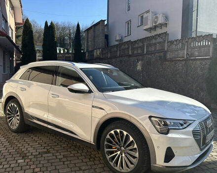 Білий Ауді E-Tron, об'ємом двигуна 0 л та пробігом 34 тис. км за 30000 $, фото 1 на Automoto.ua