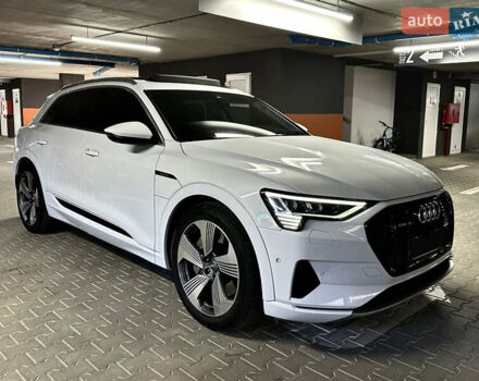 Белый Ауди E-Tron, объемом двигателя 0 л и пробегом 81 тыс. км за 29500 $, фото 1 на Automoto.ua
