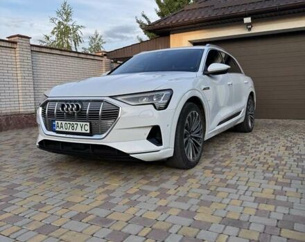Білий Ауді E-Tron, об'ємом двигуна 0 л та пробігом 125 тис. км за 29700 $, фото 1 на Automoto.ua