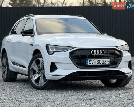 Белый Ауди E-Tron, объемом двигателя 0 л и пробегом 150 тыс. км за 28750 $, фото 1 на Automoto.ua