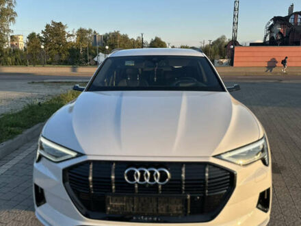 Ауди E-Tron 2019 в Дрогобыче на Automoto.ua Белый Ауди E-Tron, объемом двигателя 0 л и пробегом 150 тыс. км за 28000 $, фото 1 на Automoto.ua