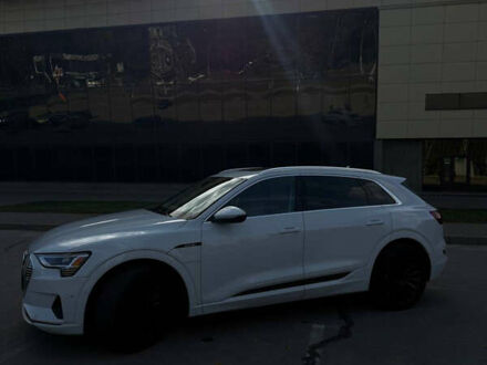 Белый Ауди E-Tron, объемом двигателя 0 л и пробегом 91 тыс. км за 31100 $, фото 1 на Automoto.ua