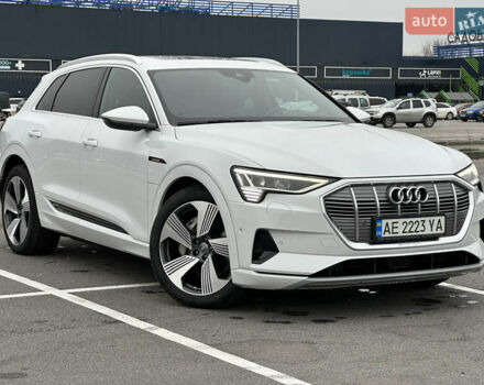 Белый Ауди E-Tron, объемом двигателя 0 л и пробегом 118 тыс. км за 32000 $, фото 1 на Automoto.ua