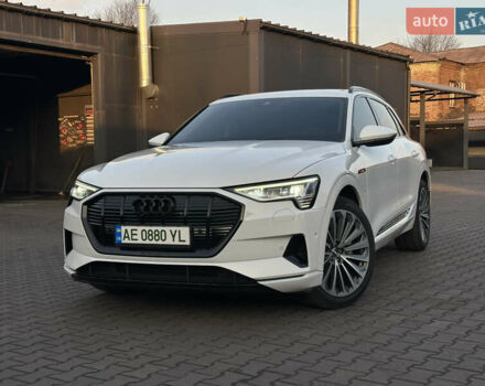 Белый Ауди E-Tron, объемом двигателя 0 л и пробегом 88 тыс. км за 27500 $, фото 1 на Automoto.ua
