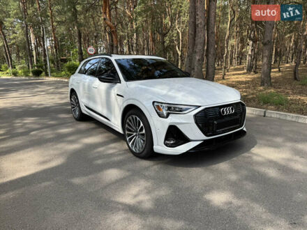Ауді E-Tron 2019 у Дніпро (Дніпропетровську) на Automoto.ua Білий Ауді E-Tron, об'ємом двигуна 0 л та пробігом 36 тис. км за 55000 $, фото 1 на Automoto.ua