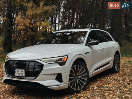 Ауди E-Tron 2019 в Запорожье на Automoto.ua Белый Ауди E-Tron, объемом двигателя 0 л и пробегом 106 тыс. км за 32000 $, фото 1 на Automoto.ua