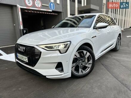 Ауди E-Tron 2020 в Киеве на Automoto.ua Белый Ауди E-Tron, объемом двигателя 0 л и пробегом 41 тыс. км за 43500 $, фото 1 на Automoto.ua