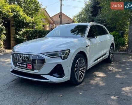 Білий Ауді E-Tron, об'ємом двигуна 0 л та пробігом 93 тис. км за 31440 $, фото 1 на Automoto.ua