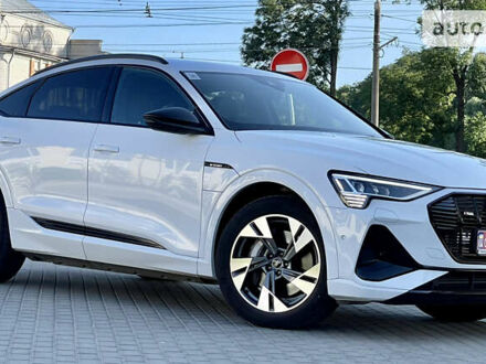 Білий Ауді E-Tron, об'ємом двигуна 0 л та пробігом 17 тис. км за 64000 $, фото 1 на Automoto.ua