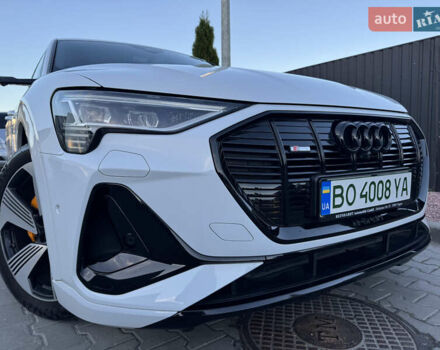 Білий Ауді E-Tron, об'ємом двигуна 0 л та пробігом 77 тис. км за 37900 $, фото 1 на Automoto.ua